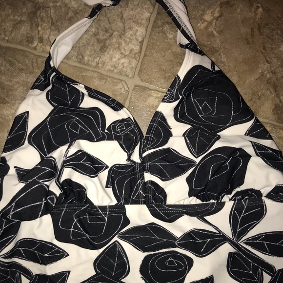 CATALINA 16W SWIMSUIT TOP BLACK AND WHITE - Picture 2 of 5